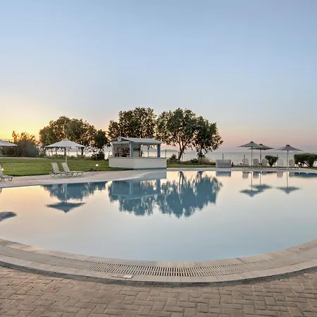 White Olive Marine Aquapark 4*