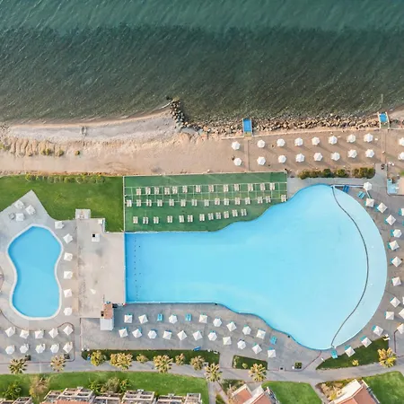 White Olive Marine Aquapark Hotel