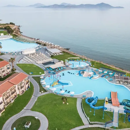 White Olive Marine Aquapark